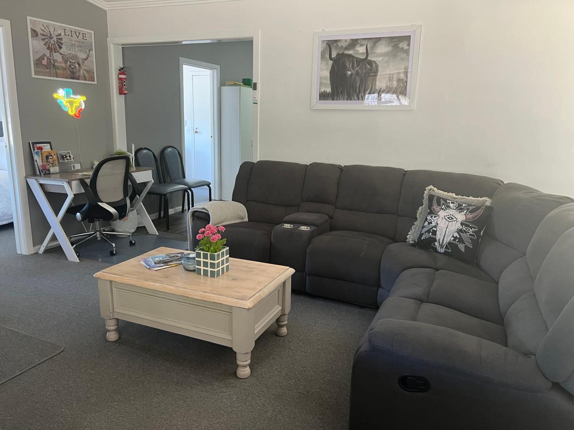 אורבוסט Longhorn Ranch Apartments מראה חיצוני תמונה