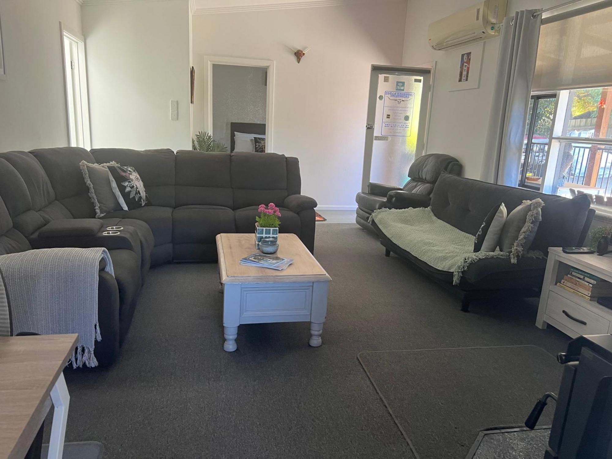 אורבוסט Longhorn Ranch Apartments מראה חיצוני תמונה